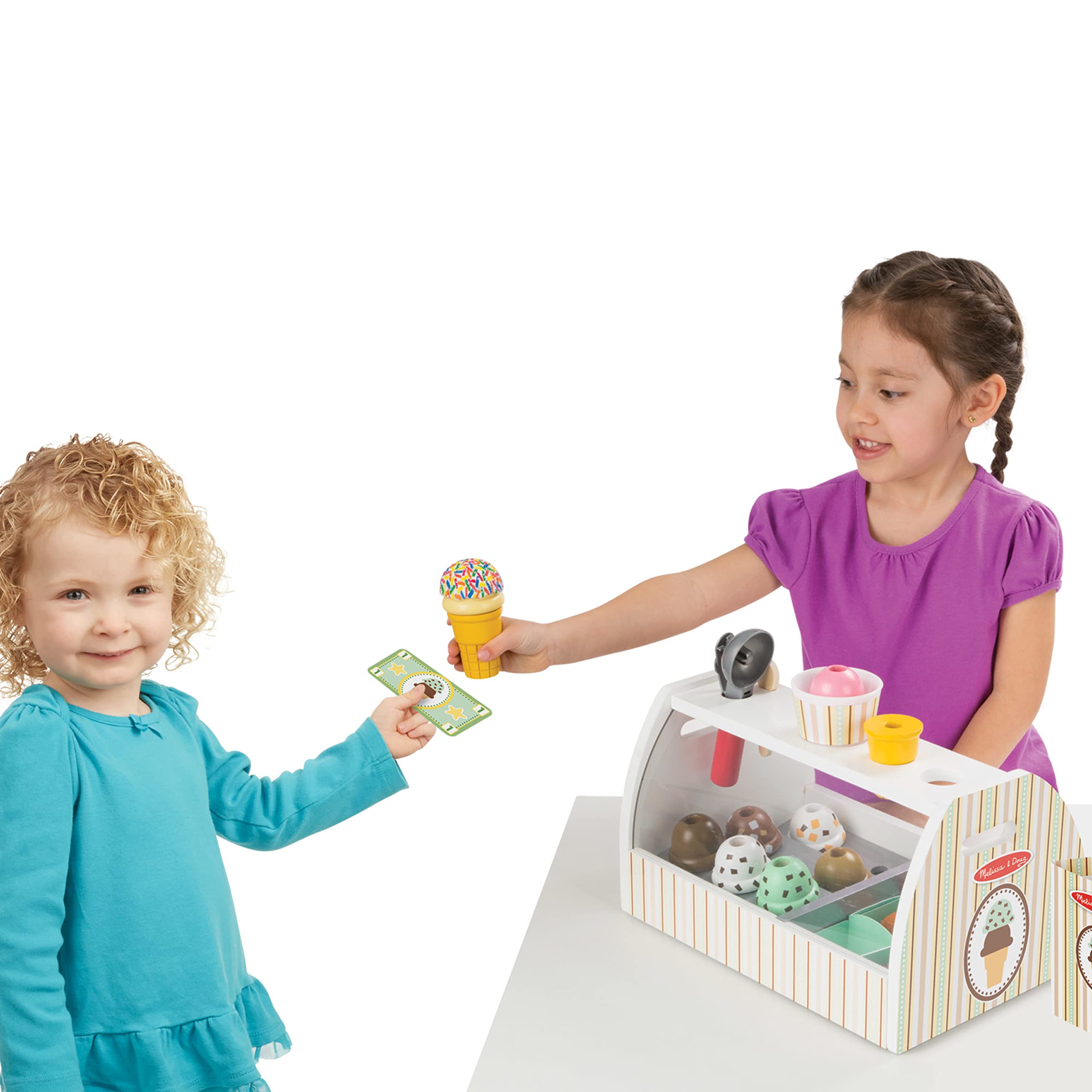 Melissa & Doug Eisdiele aus Holz - 28-teiliges Spielset zum Portionieren und Servieren von 8 Sorten Eiscreme in Eistüten oder im Eisbecher, Spielgeld